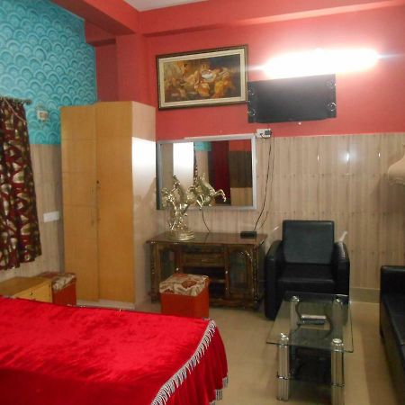 Hotel Surja Laxmi Raiganj Bagian luar foto