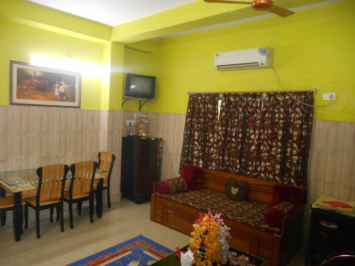 Hotel Surja Laxmi Raiganj Bagian luar foto